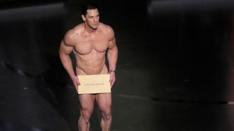 Oscars 2024: John Cena entrega premio a Mejor Vestuario... ¡Totalmente desnudo!