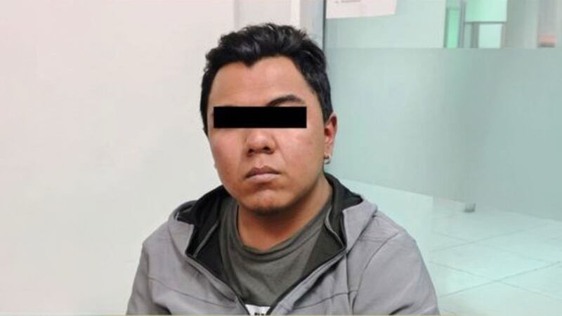 Hombre asesina a su hijastro por llorar cuando lo bañaban con una manguera
