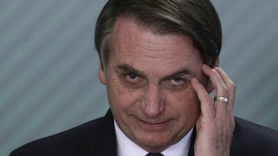 El presidente de Brasil ha sido criticado por minimizar la enfermedad a la que calificó como una "simple gripa"