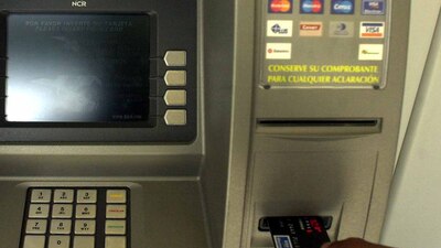Si eres cliente de estos bancos podrás sacar dinero de otra red sin que te cobren comisión