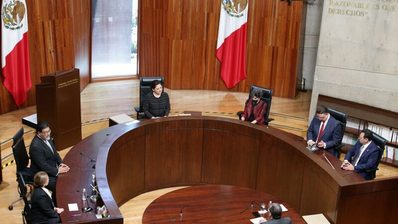 TEPJF ordena incluir 112 aspirantes elegibles para elección judicial; rechaza a otros 100