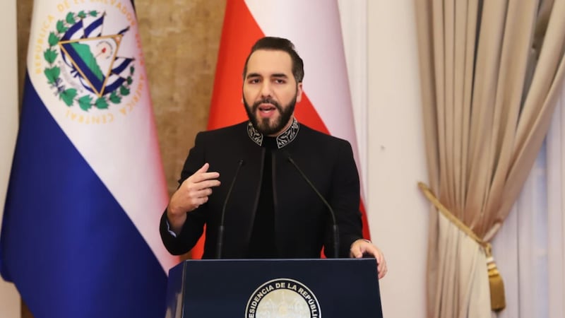 Bukele inscribe precandidatura presidencial y va por tercer mandato consecutivo en El Salvador