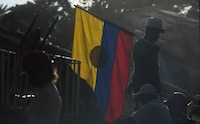 Suman 285 personas muertas por terremoto de magnitud 7.4 en Colombia