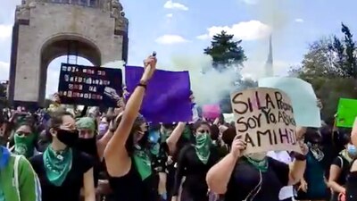 Mujeres en todo el país exigen aborto legal y seguro en México