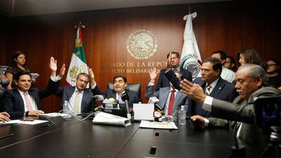La mayoría de la bancada del Sol Azteca está a favor de que Barbosa se quede