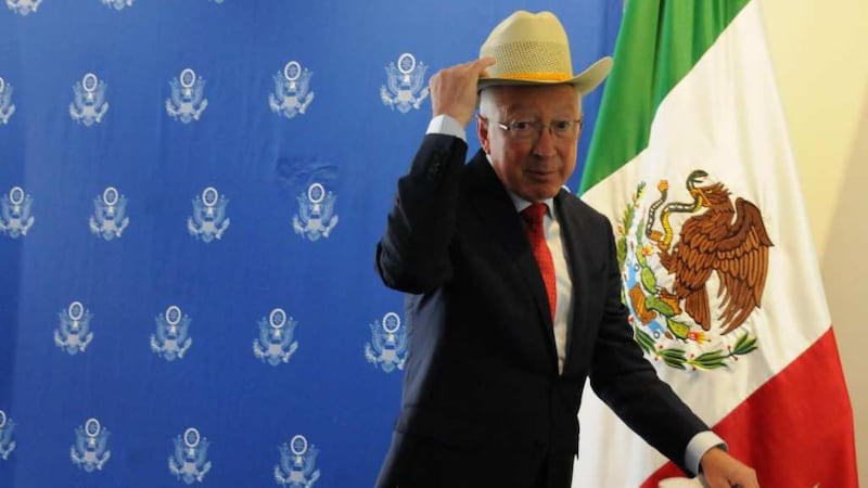 Ken Salazar confirma que dejará de ser embajador de EU en México el 7 de enero