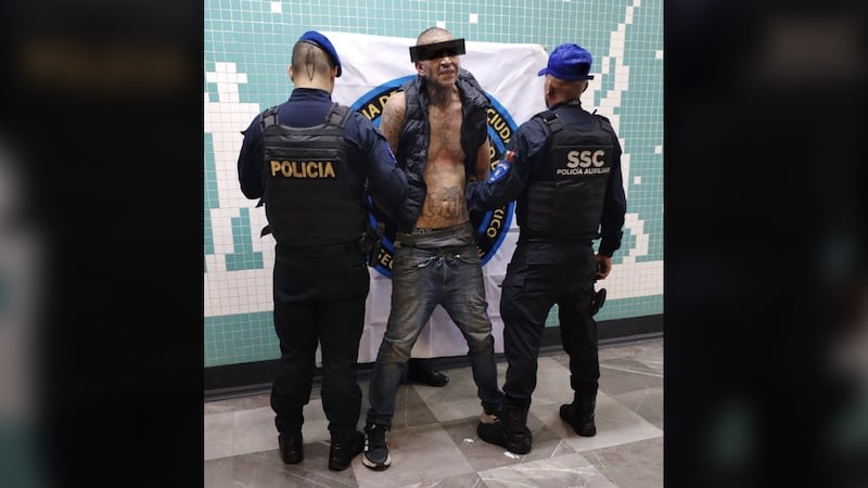 Detienen a hombre que amenazó con un cuchillo a usuarias del Metro