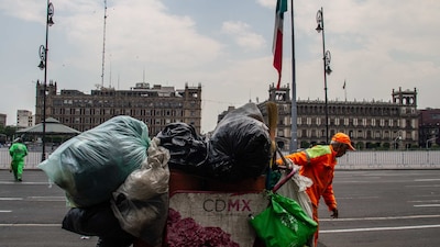 Recolectores de basura de la Ciudad de México no han dejado de trabajar durante la pandemia