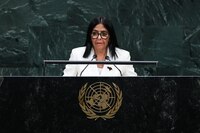 Ante la ONU, Delcy Rodríguez promete elecciones en Venezuela y de paso agradece a Donald Trump