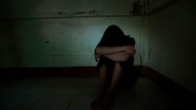 La menor recibía maltrato de parte de su padre y la pareja de éste