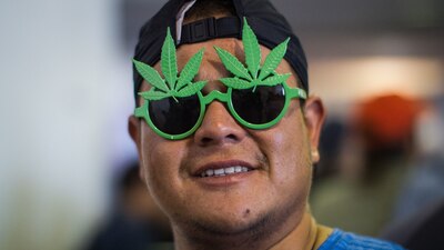 Usuarios de Uber Eats en Vancouver, Canada, ya podrán pedir mariguana a domicilio