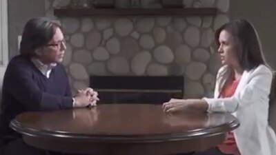 Clara Luz Flores Carrales en charla con Keith Raniere