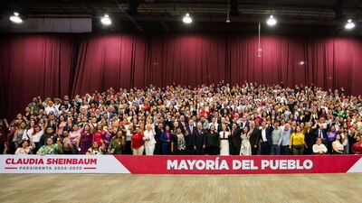 Con legisladores de la 4T, la virtual presidenta electa habló del futuro del movimiento