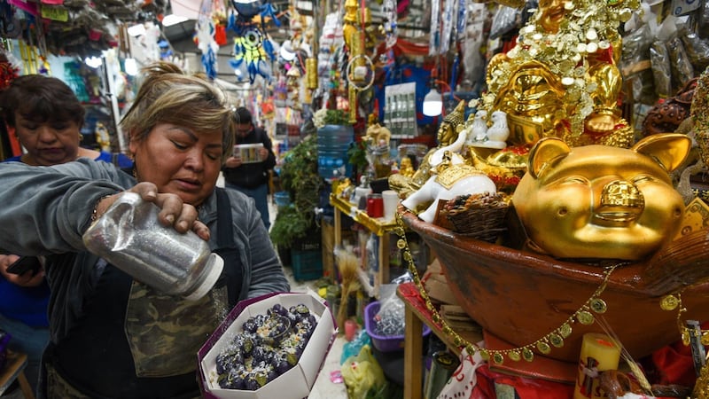 Peso abre último día del año con pérdidas; se habrá depreciado 20% en 2024