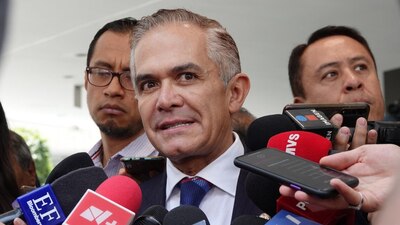 El perredista acusó que él sí juntó más de 150 mil firmas de apoyo ciudadano, no obstante fue rechazado