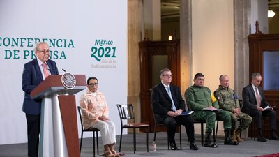 El secretario de Salud dio a conocer la lista de medicamentos adquiridos