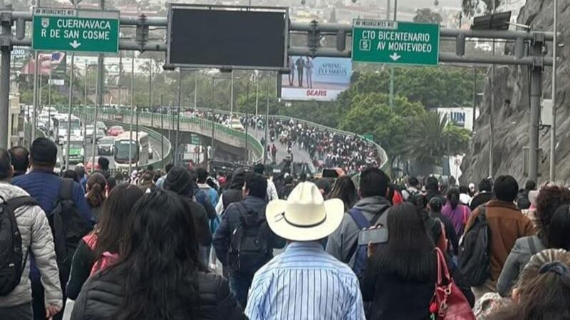 Gaseros bloquean la autopista México-Pachuca