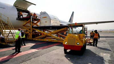 Con este paquete, Pfizer ya envió a México 4 millones 691 mil dosis de su vacuna contra el virus SARS-CoV-2.