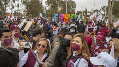 Los abanderados de todos los partidos saturaron las redes con sus primeros anuncios