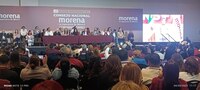 Familiares de AMLO y líderes morenistas llegan al Consejo Nacional de Morena
