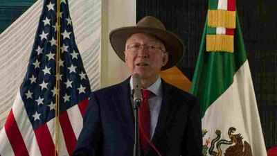 “Estamos trabajando todos muy bien, el presidente, su equipo y las empresas", dijo