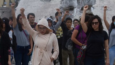 Cientos de jóvenes salieron a las calles para apoyar en las labores de rescate y limpieza tras el sismo del 19 de septiembre
