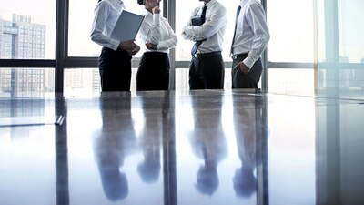 La mayor parte de los partidos mexicanos incluyen muy poco a jóvenes en sus puestos directivos