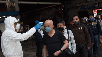 El tránsito hacia una nueva normalidad en México comenzará este 1 de junio de forma escalonada