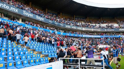 El 5 de marzo, las barras de Gallos y Atlas se enfrascaron en una riña