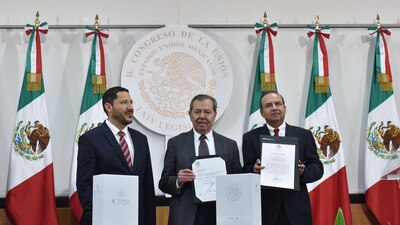 El secretario de Gobernación entregó el último informe de Gobierno de Peña Nieto