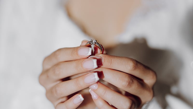 ¿Qué es la ‘Ley Esposa’ y por qué genera tanta polémica rumbo al 2027?