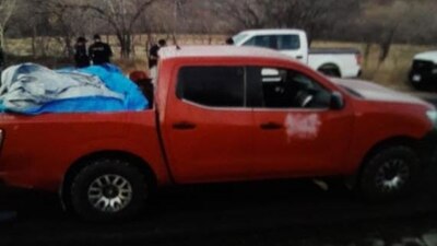 Los cuerpos fueron encontrados en una camioneta que fue robada en la CDMX