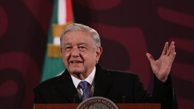 AMLO incluso tuvo tiempo de hablar de Antonio López de Santa Anna