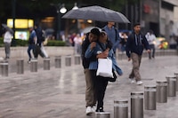 Lluvias fuertes, granizo y actividad eléctrica amenazan a la CDMX este jueves