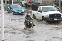 Fotos y videos: Madrugada lluviosa castiga al sur de la CDMX