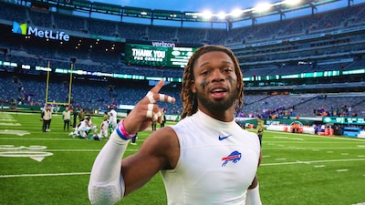 El jugador tiene 24 años de edad y está en su segundo año con los Bill. Ahora se encuentra en estado crítico.