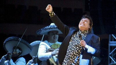 Juan Gabriel escribió 'Amor eterno' en 1984, para su madre