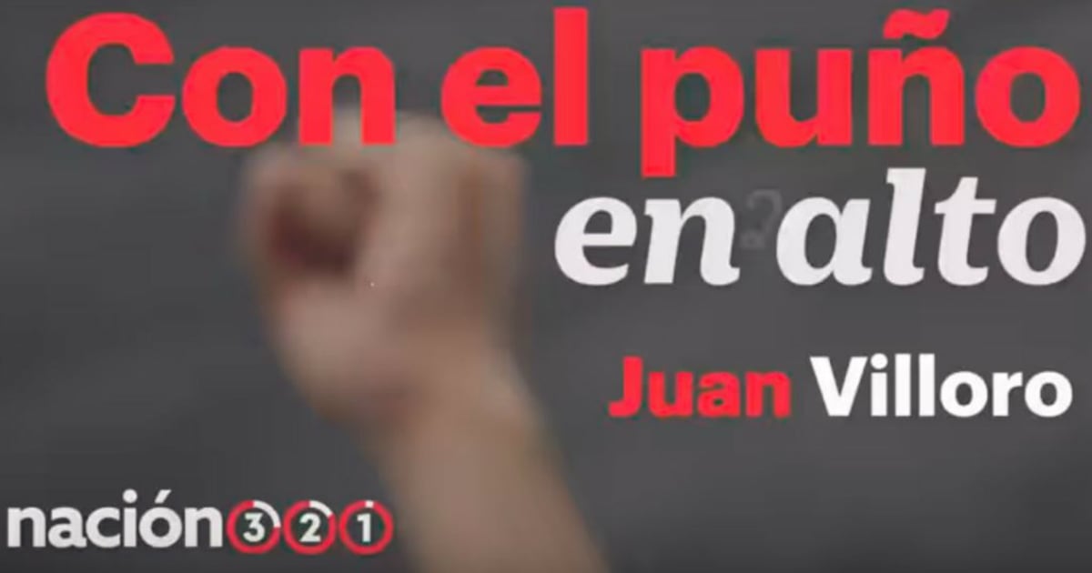 Con El Puño En Alto Juan Villoro