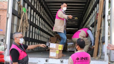 El INE explicó que estos materiales forman parte de la primera entrega a los consejos distritales