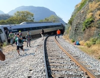 Descarrila tren del Corredor Interoceánico en Oaxaca, con 241 pasajeros