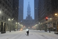 Tormenta Invernal corta luz a un millón de casas en EU; alertan acumulación catastrófica de hielo