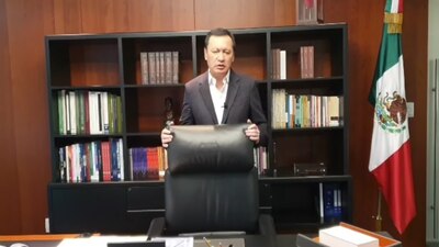 Es senador autorizó abrir el secreto bancario de sus cuentas