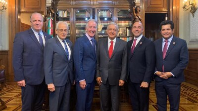 AMLO se reunió con legisladores demócratas para pedir su apoyo
