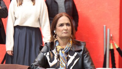 La diputada cuestionó si el presidente no está en su derecho de poner el piso parejo cuando recibe ataques.