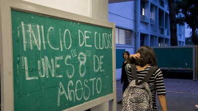 Los estudiantes mexicanos tienen más probabilidades de abandonar sus estudios cuando llegan a la preparatoria