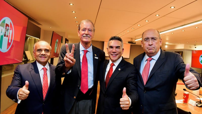 Vicente Fox reaparece junto a Alito en la sede del PRI; llaman a “sumar voluntades” por México