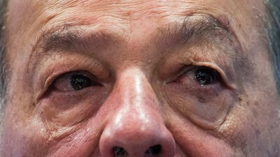 El magnate cayó hasta el séptimo lugar de multimillonarios de Bloomberg