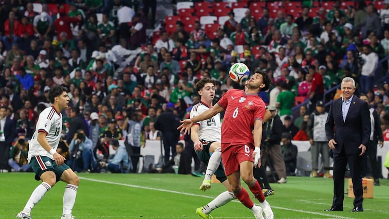 México empata 0-0 con Portugal en la reinauguración del Estadio Azteca