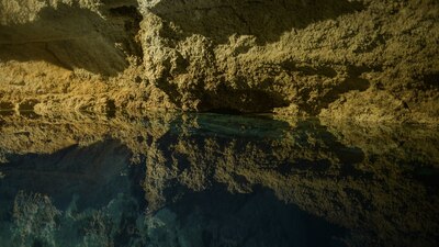 Los cenotes son formaciones cavernosas que en su interior almacenan agua; fueron vitales para los mayas