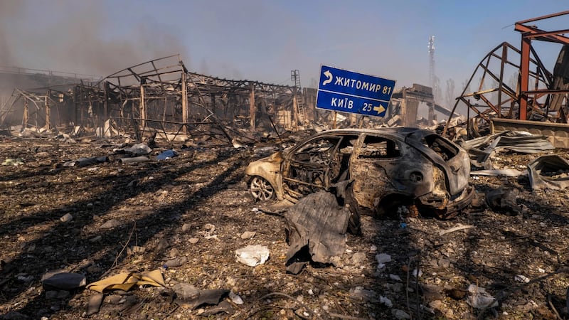 Ataque de dron ruso contra un almacén en Kiev deja 37 muertos
